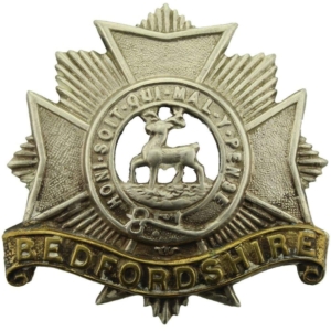 Bedfordshire Regiment Cap Badge - EARLY LUGS VERSION