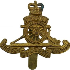 Queens Crown Royal Artillery Regiment Cap Badge - J.R.GAUNT LONDON