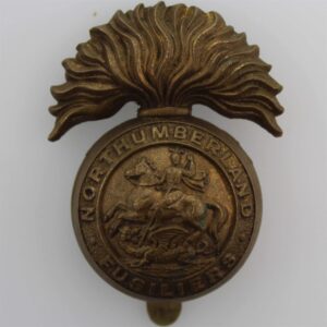 WW1 Northumberland Fusiliers Regiment Cap Badge - FIRST PATTERN