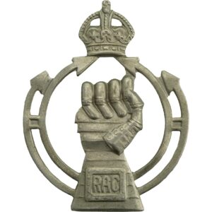 WW2 Royal Armoured Corps RAC Cap Badge