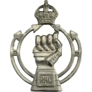 WW2 Royal Armoured Corps RAC Cap Badge