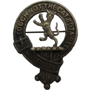Scottish CLAN MACKINTOSH Brooch Sporran Kilt Lapel Pin Badge TOUCH NOT THE CAT BOTA GLOVE