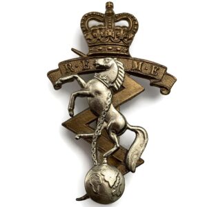 Royal Electrical & Mechanical Engineers REME Cap Badge - Queens Crown