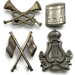 Group WHITE METAL Volunteers Battalion Proficiency Army / Sleeve Trade Badges