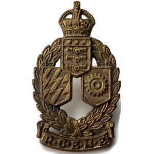 WW2 Royal Canadian Electrical and Mechanical Engineers Corps RCEME Collar Badge