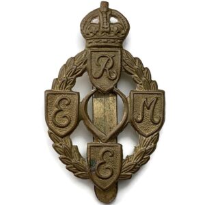 WW2 Royal Electrical & Mechanical Engineers REME Cap Badge - FIRST PATTERN