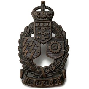 WW2 Royal Canadian Electrical and Mechanical Engineers Corps RCEME Cap Badge