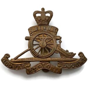 Queens Crown Royal Artillery Regiment BERET SIZE Cap Badge - DOWLER BIRMINGHAM Makers Mark