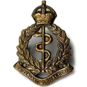 WW1 / WW2 New Zealand Army Medical Corps Royal NZMC Cap Badge
