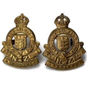 WW2 Royal New Zealand Army Ordnance Corps RNZAOC Collar Badge PAIR