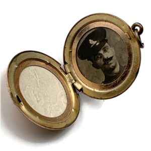 WW1 Royal Artillery Sweetheart Brooch Womens Locket Necklace & Soldiers Photo