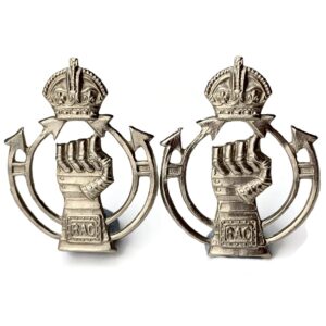 WW2 Royal Armoured Corps RAC Collar Badge PAIR