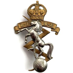WW2 Royal Electrical & Mechanical Engineers REME Cap Badge