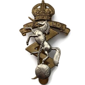 WW2 Royal Electrical & Mechanical Engineers REME Cap Badge - BUTTONS LD B'HAM