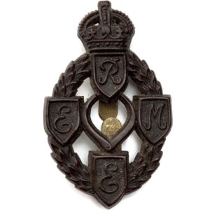 WW2 Royal Electrical & Mechanical Engineers Corps REME PLASTIC Economy Issue Cap Badge