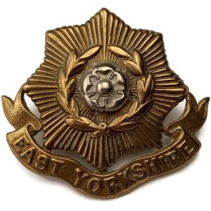 VICTORIAN / EDWARDIAN East Yorkshire Regiment Cap Badge - LUGS VERSION
