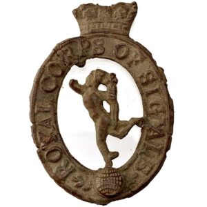 UK Dug Detecting Find - WW2 Royal Corps of Signals RCOS Relic Cap Badge