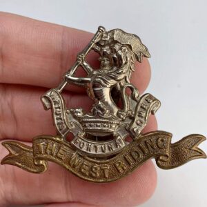 WW2 Duke of Wellingtons West Riding Regiment Cap Badge