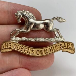 Queens Own Hussars Regiment Queen's OFFICERS Gilt Metal Cap Badge