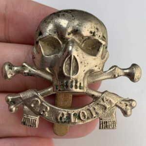 WW2 17th / 21st Lancers (Deaths Head) Regiment Cap Badge J.R.GAUNT Makers Mark