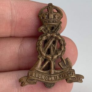 WW2 Royal Pioneer Corps BERET SIZE Cap Badge  - J.R. GAUNT LONDON
