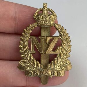 WW2 New Zealand Army Infantry Forces Division / Corps Cap Badge