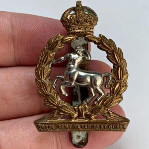 WW2 Royal Army Veterinary Corps RAVC Cap Badge