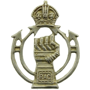 WW2 Royal Armoured Corps RAC Collar Badge