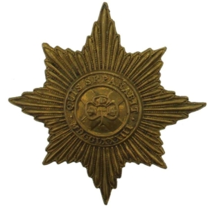 WW1 Irish Guards Regiment Cap Badge - North / South Lugs