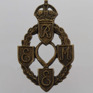 WW2 Royal Electrical & Mechanical Engineers REME Collar Badge - First Pattern