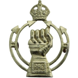 WW2 Royal Armoured Corps RAC Cap Badge