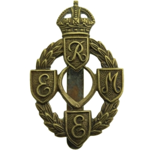 WW2 Royal Electrical & Mechanical Engineers REME Cap Badge - FIRST PATTERN