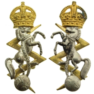 WW2 Royal Electrical & Mechanical Engineers REME Officers GILT Collar Badge PAIR