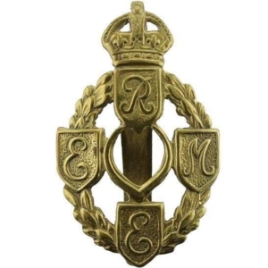 WW2 Royal Electrical & Mechanical Engineers REME Cap Badge - FIRST PATTERN