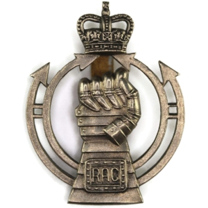 Royal Armoured Corps RAC Cap Badge - Queens Crown