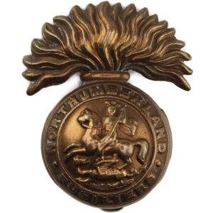 WW1 Northumberland Fusiliers Regiment Cap Badge - FIRST PATTERN