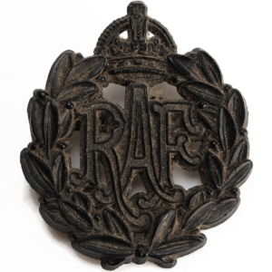 WW2 Royal Air Force RAF PLASTIC Economy Issue Cap Badge
