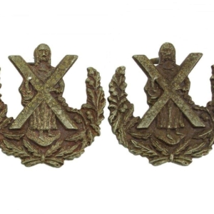 Queens Own Cameron Highlanders Regiment Queen's Scottish Collar Badge PAIR