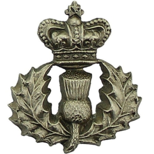 VICTORIAN Queens Own Cameron Highlanders Regiment Queen's Scottish Collar Badge