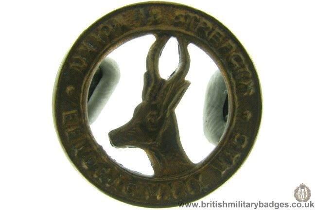 B1B/12 - South African Corps / Africa Division Collar Badge