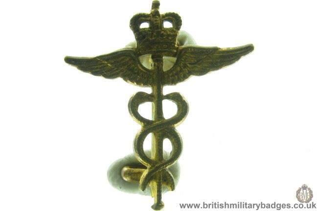 B1B/66 - Royal Air Force Medical Officers RAF QC Collar Badge