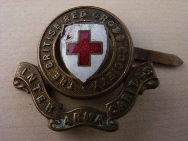 WW09/053 - The British Red Cross Society Cap Badge