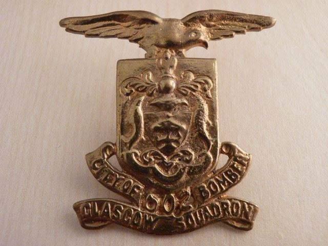 A55/028 - 602 City of Glasgow Bomber Squadron Cap Badge