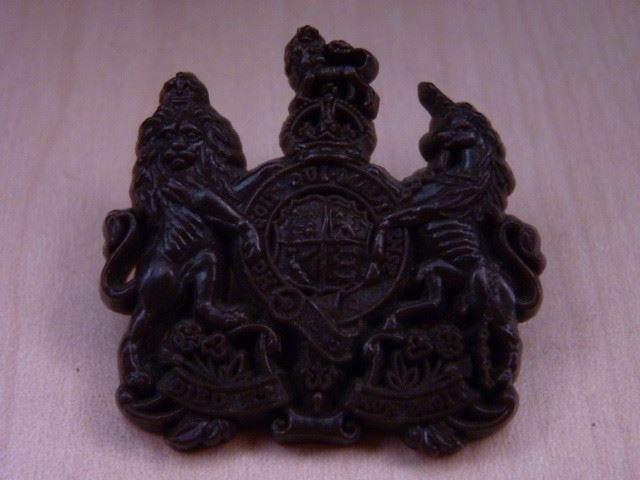 Q55/001 - General Service Regiment / Corps PLASTIC Cap Badge