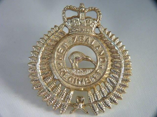 L55/301 - New Zealand Army Regiment Staybright Cap Badge