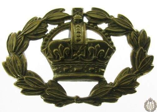 1B/060 - Warrant Officer's Arm / Sleeve Cap Badge