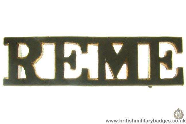 C1D/19 - Royal Electrical & Mechanical Engineers Shoulder Title