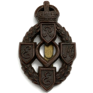 WW2 Royal Electrical & Mechanical Engineers Corps REME PLASTIC Economy Issue Cap Badge