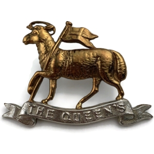 VICTORIAN / EDWARDIAN Queens Royal West Surrey (Queen's) Regiment Cap Badge - BLACK LUGS VERSION