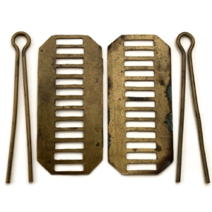 2x Backing Plates & Cotter Pins for a PAIR of WW1 / WW2 British Army Shoulder Titles - 48mm